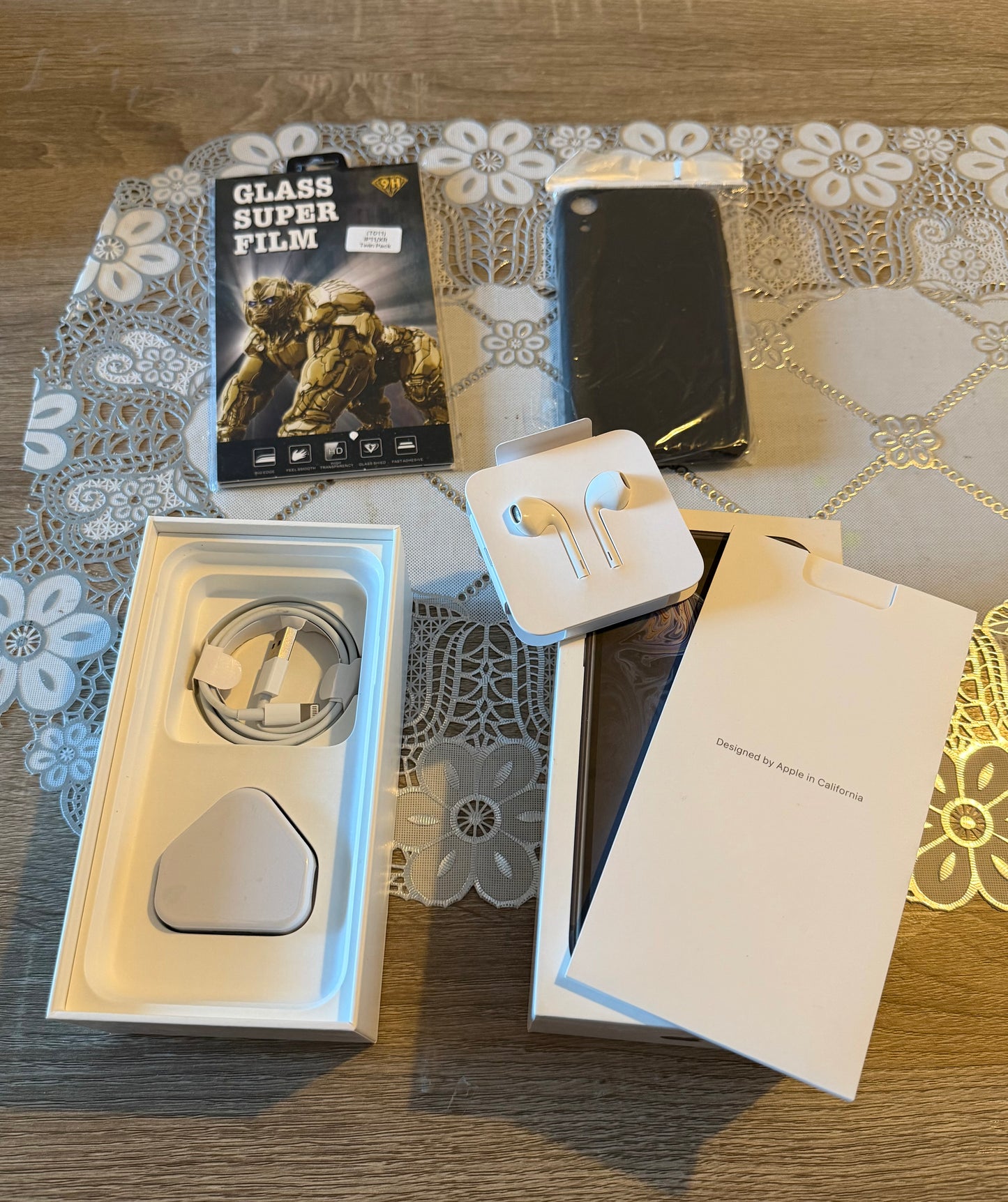 iPhone XR 64gb Black Unlocked - 100% π