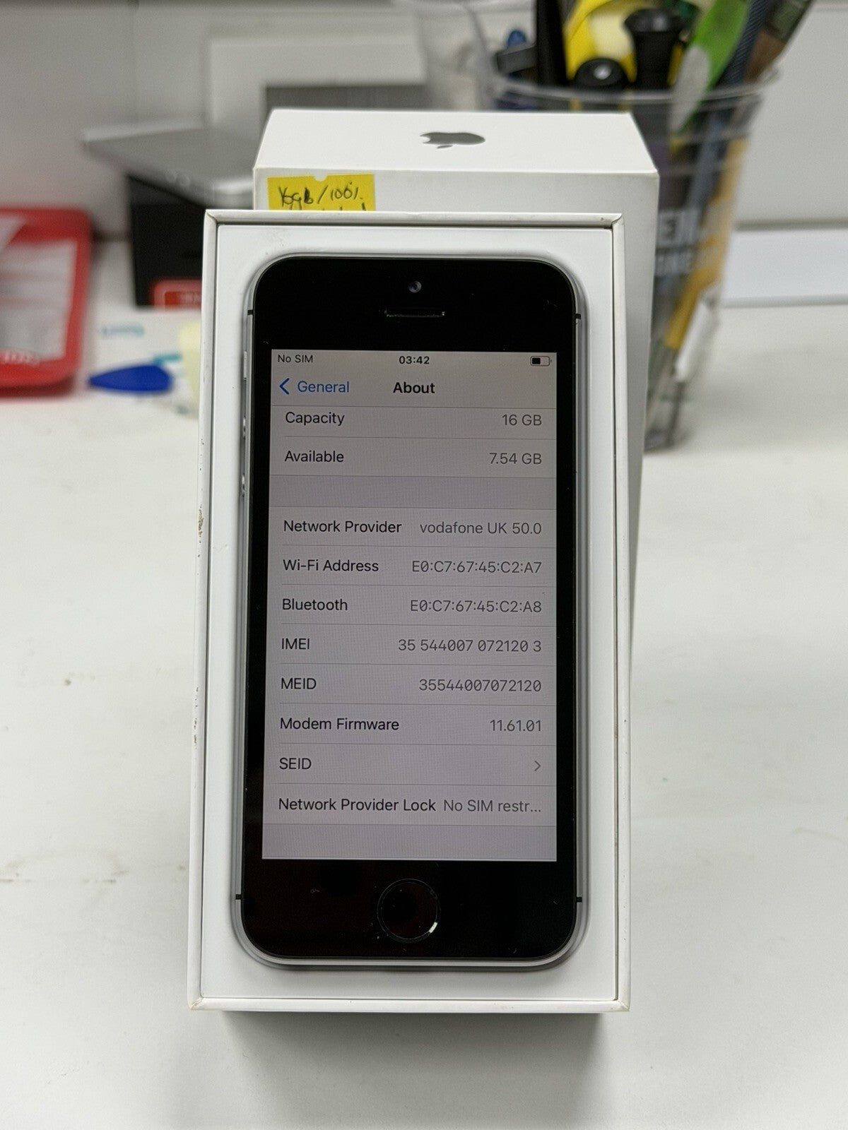 iPhone SE 16gb Space Grey Unlocked - Boxed - 100% 🔋