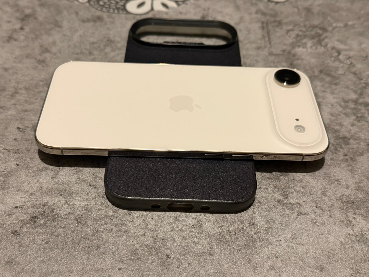 iPhone 17 Air Cloud White 256gb Unlocked (100%🔋) - E SIM