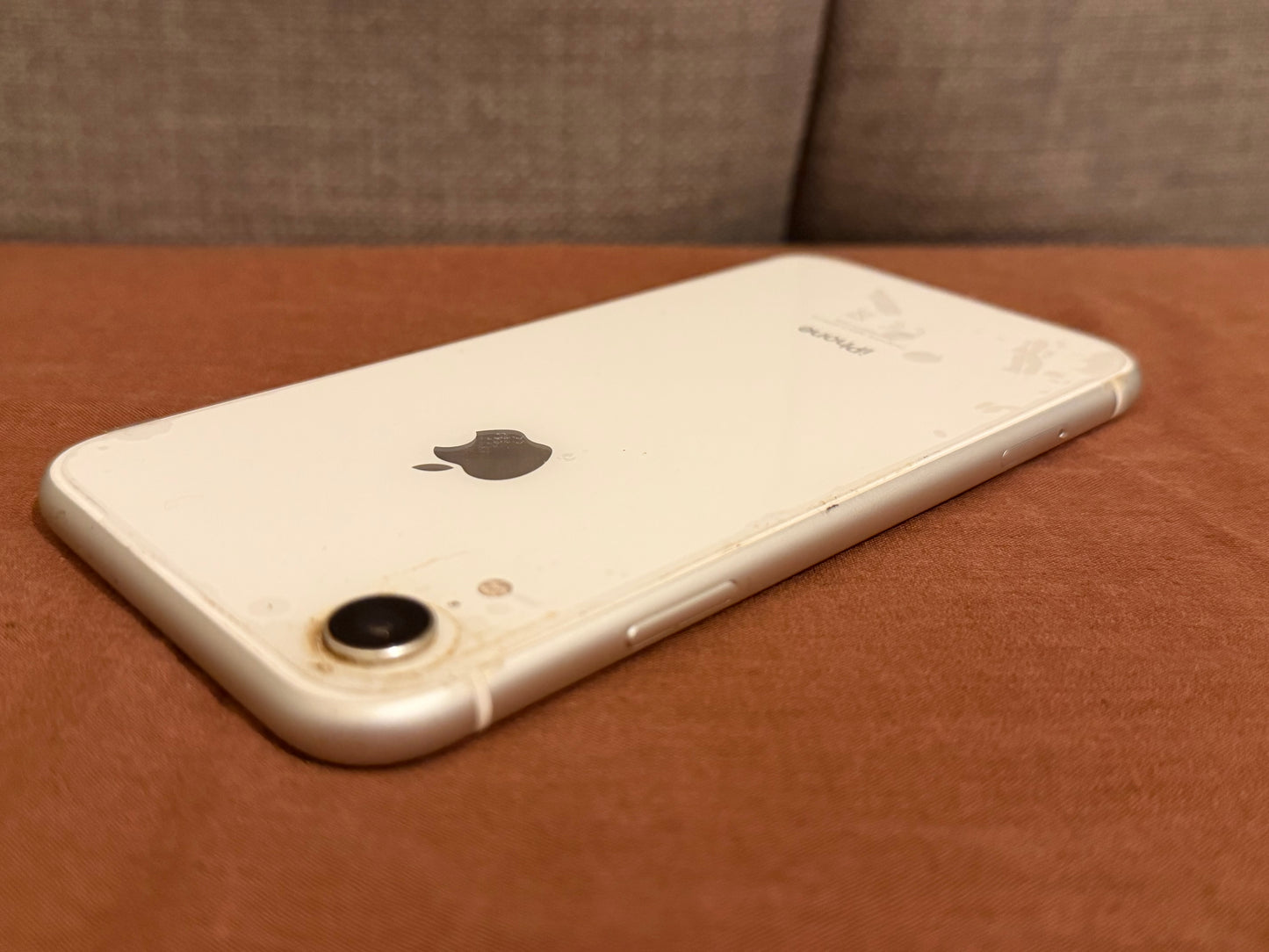 iPhone XR 64gb White Unlocked - 86% 🔋