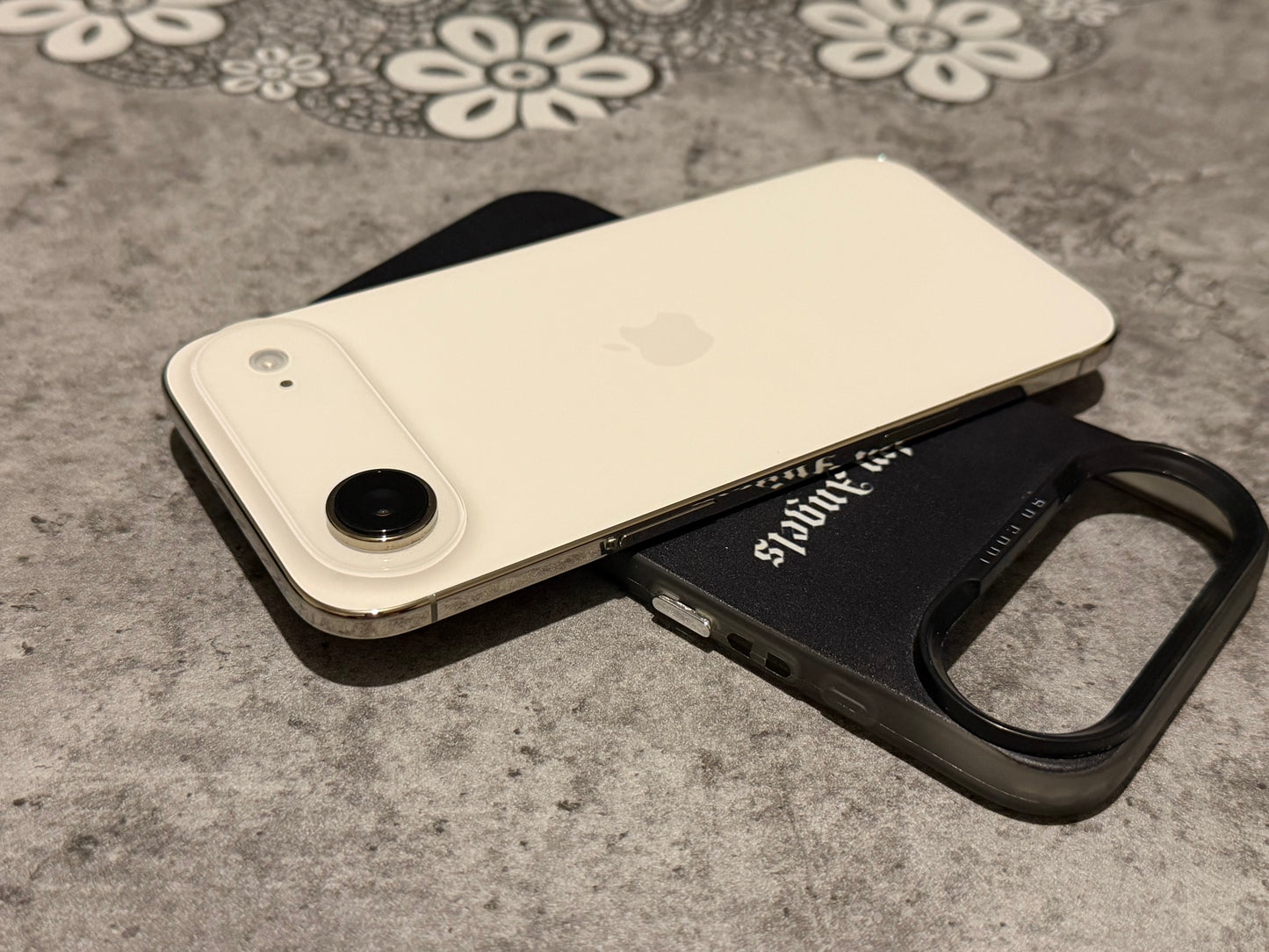 iPhone 17 Air Cloud White 256gb Unlocked (100%🔋) - E SIM