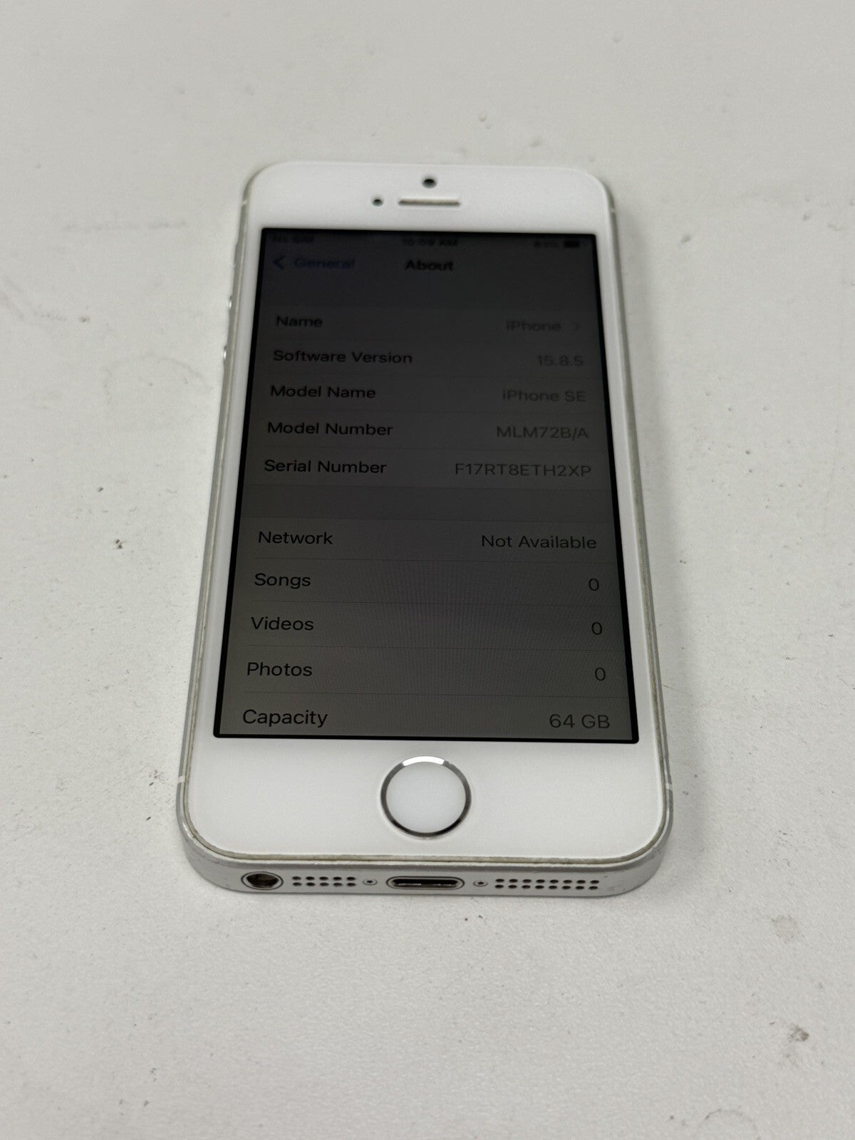 iPhone SE 64gb Silver Unlocked - 90% 🔋