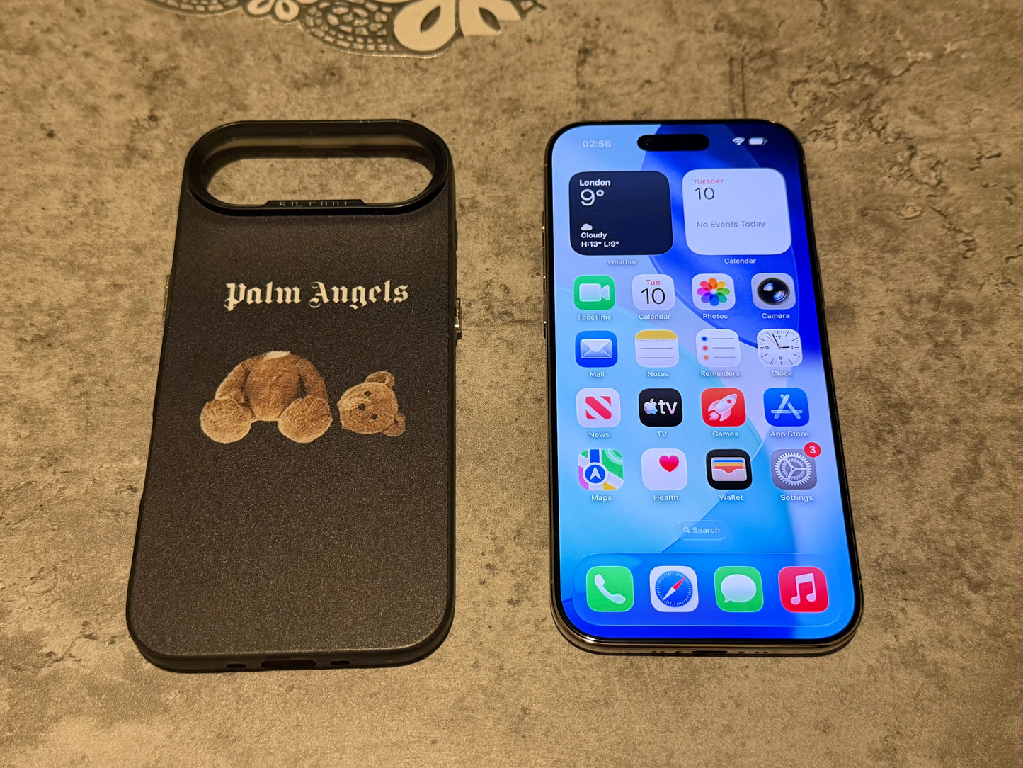 iPhone 17 Air Cloud White 256gb Unlocked (100%🔋) - E SIM