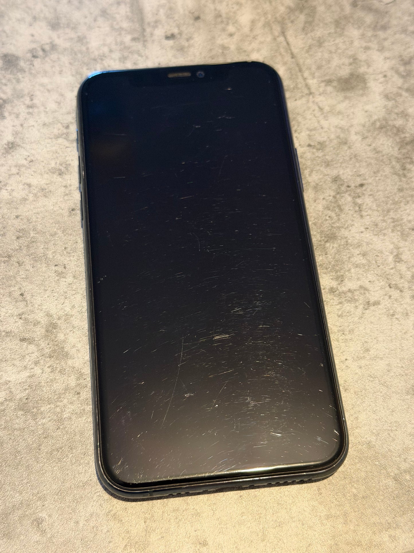 iPhone 11 Pro 64gb M/G Unlocked - No Face ID