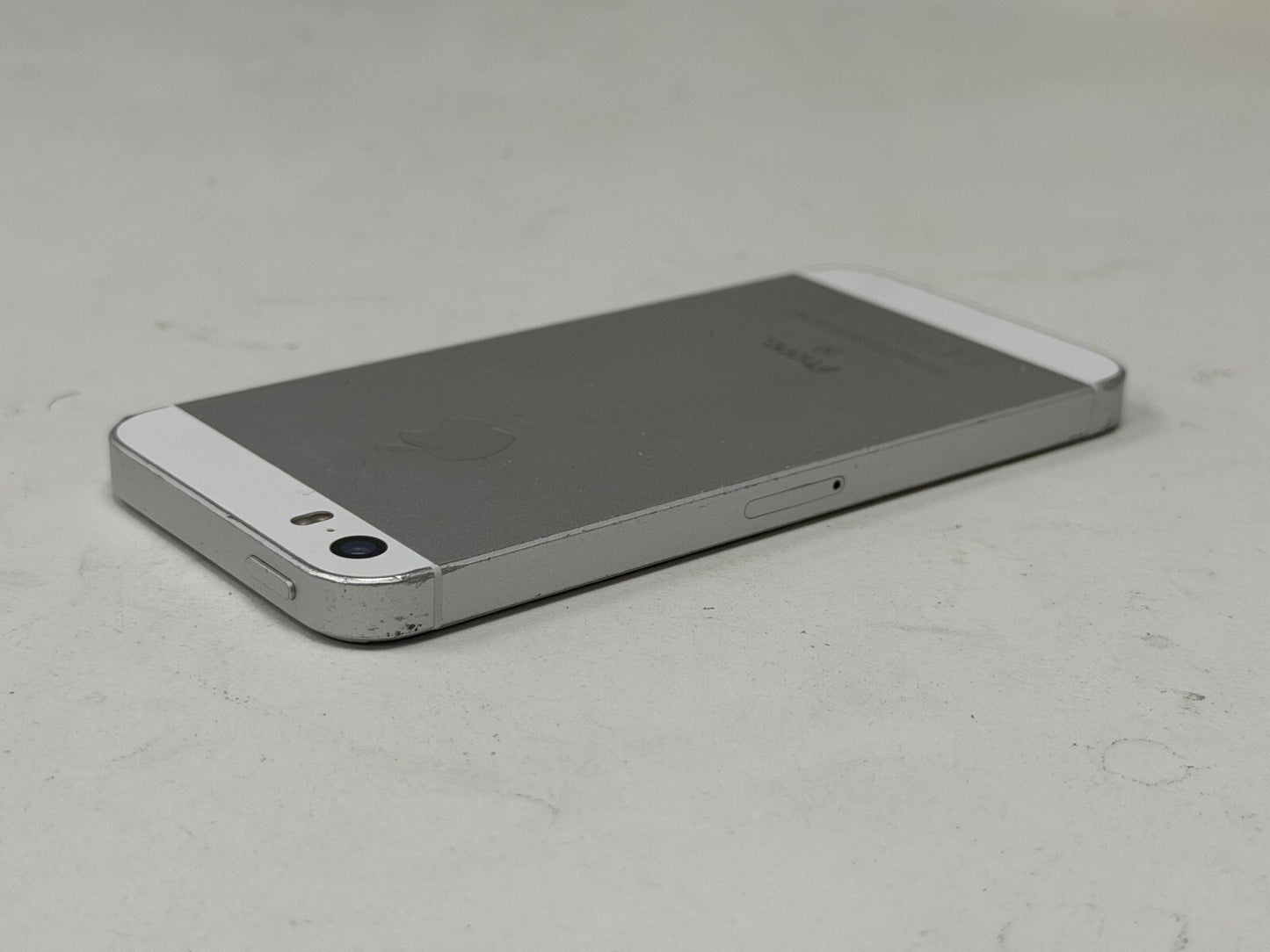 iPhone SE 64gb Silver Unlocked - 90% 🔋