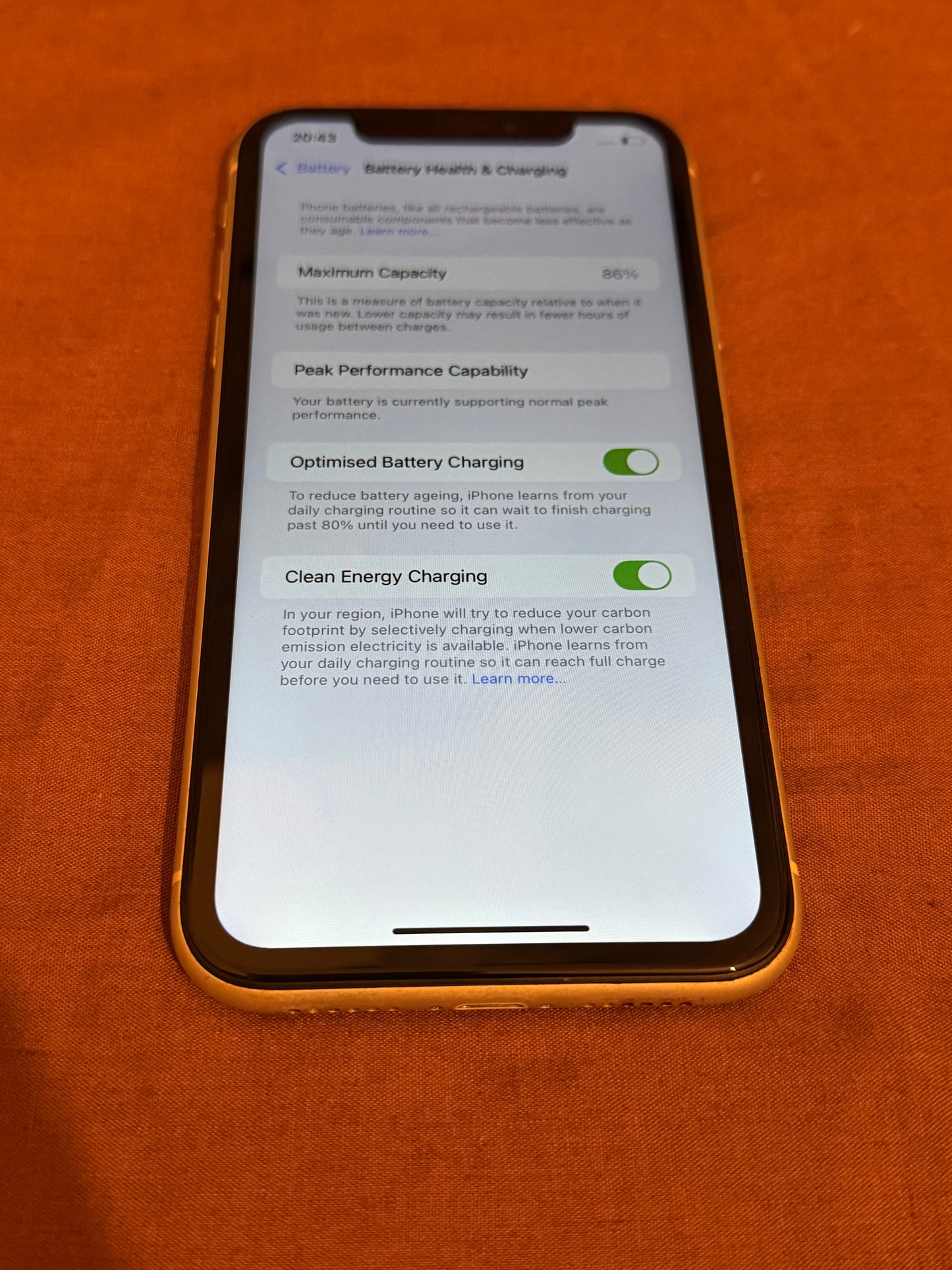 iPhone XR 64gb White Unlocked - 86% 🔋