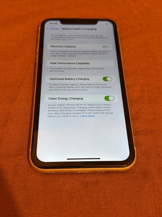 iPhone XR 64gb White Unlocked - 86% 🔋