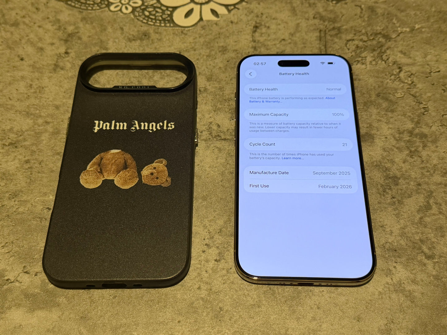 iPhone 17 Air Cloud White 256gb Unlocked (100%🔋) - E SIM