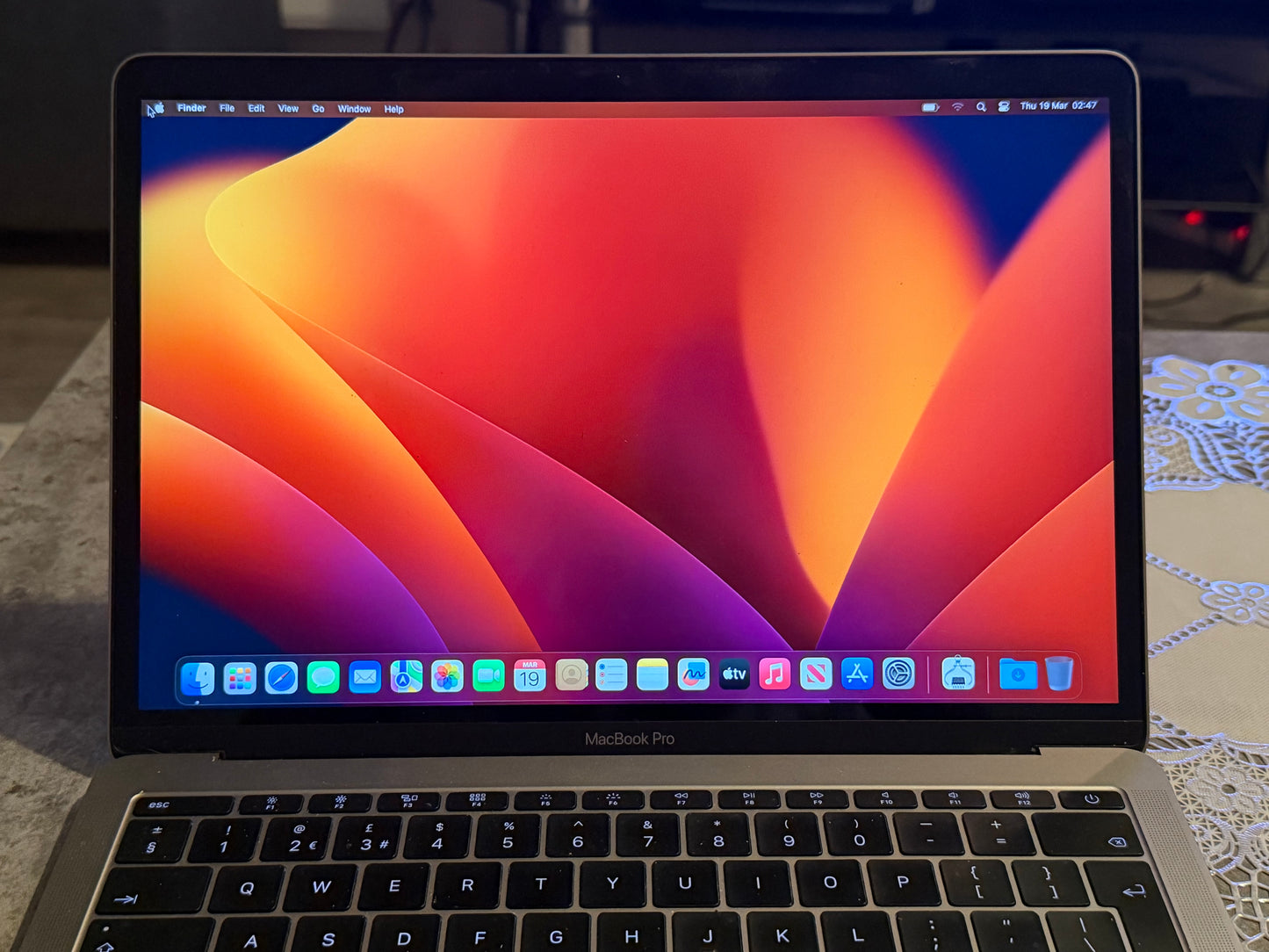 Apple MacBook Pro A1708 Retina 13.3 2017 Core i5 128GB SSD 8GB Ram 2.3GHz - Read