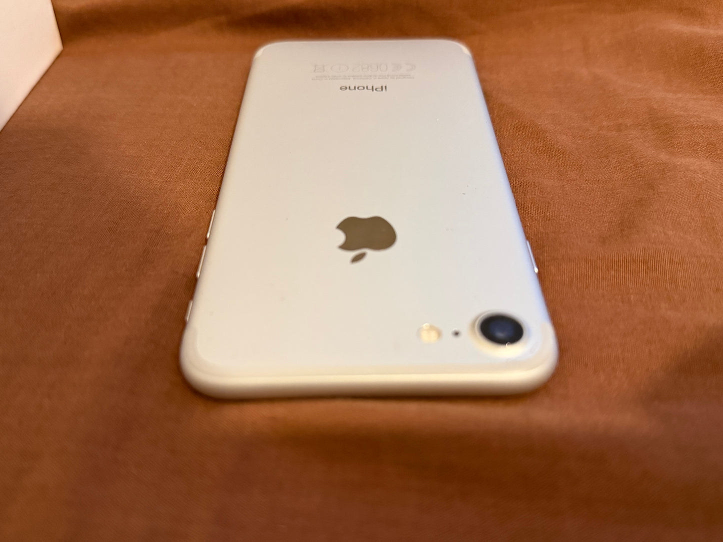 Apple iPhone 7 32gb Silver Unlocked - 100% 🔋