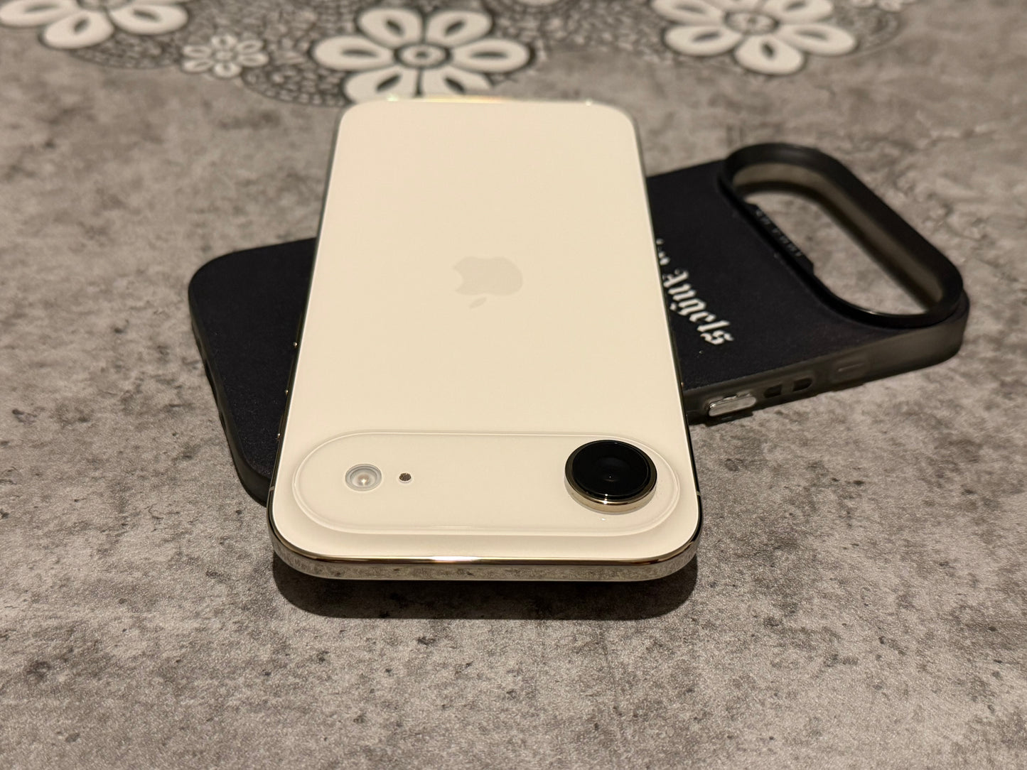 iPhone 17 Air Cloud White 256gb Unlocked (100%🔋) - E SIM