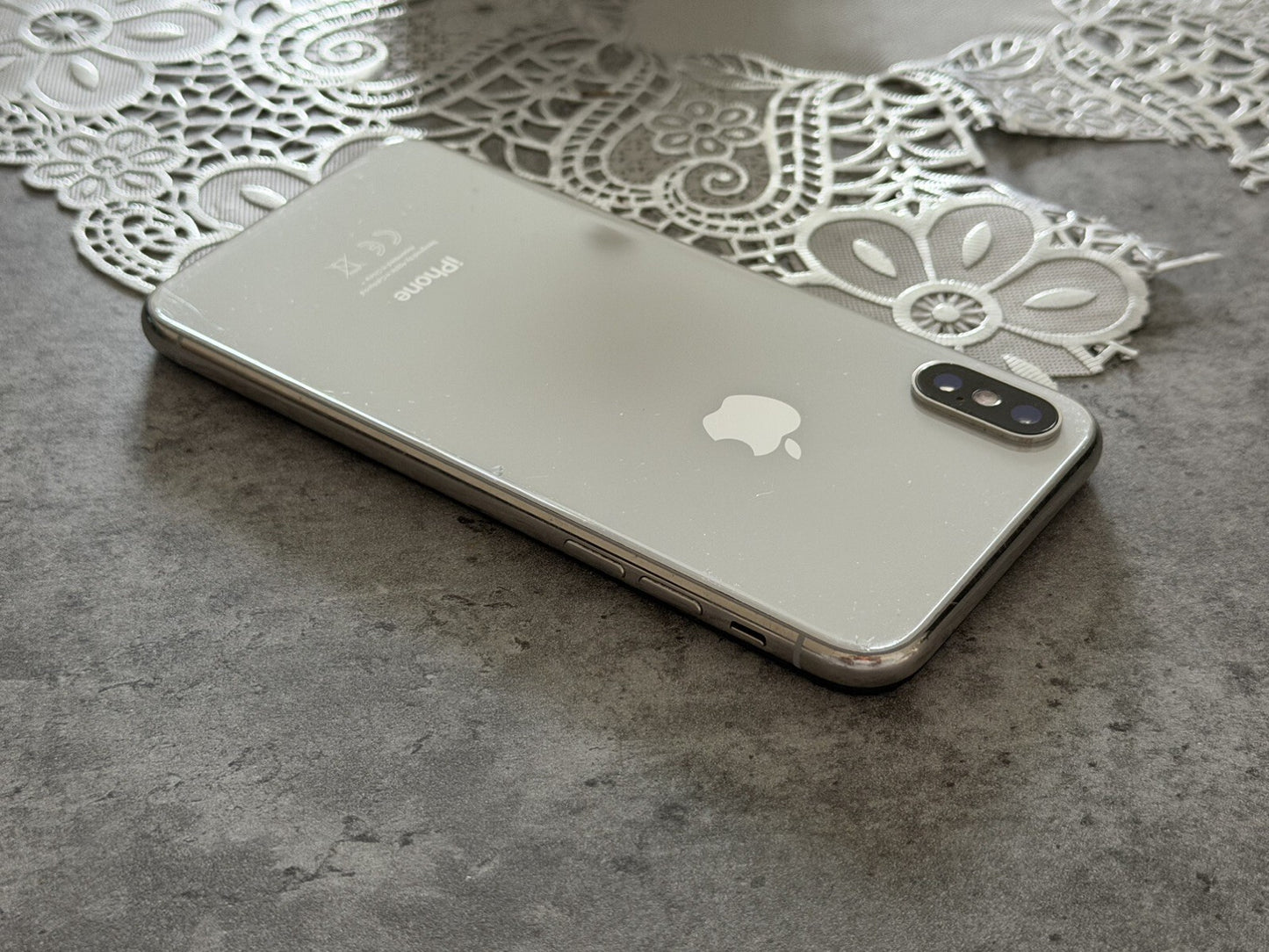 iPhone X 64gb Silver Unlocked - 100% 🔋 - No Face ID