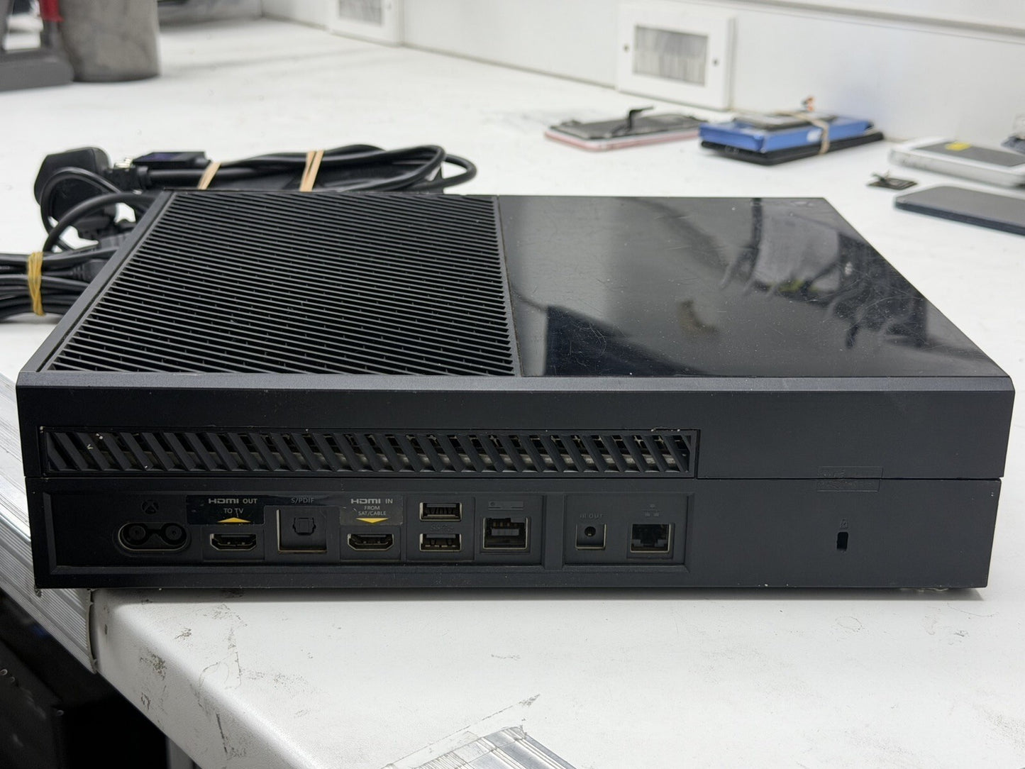 Microsoft Xbox One 500GB - Black Console + Power Supply + HDMI + PAD
