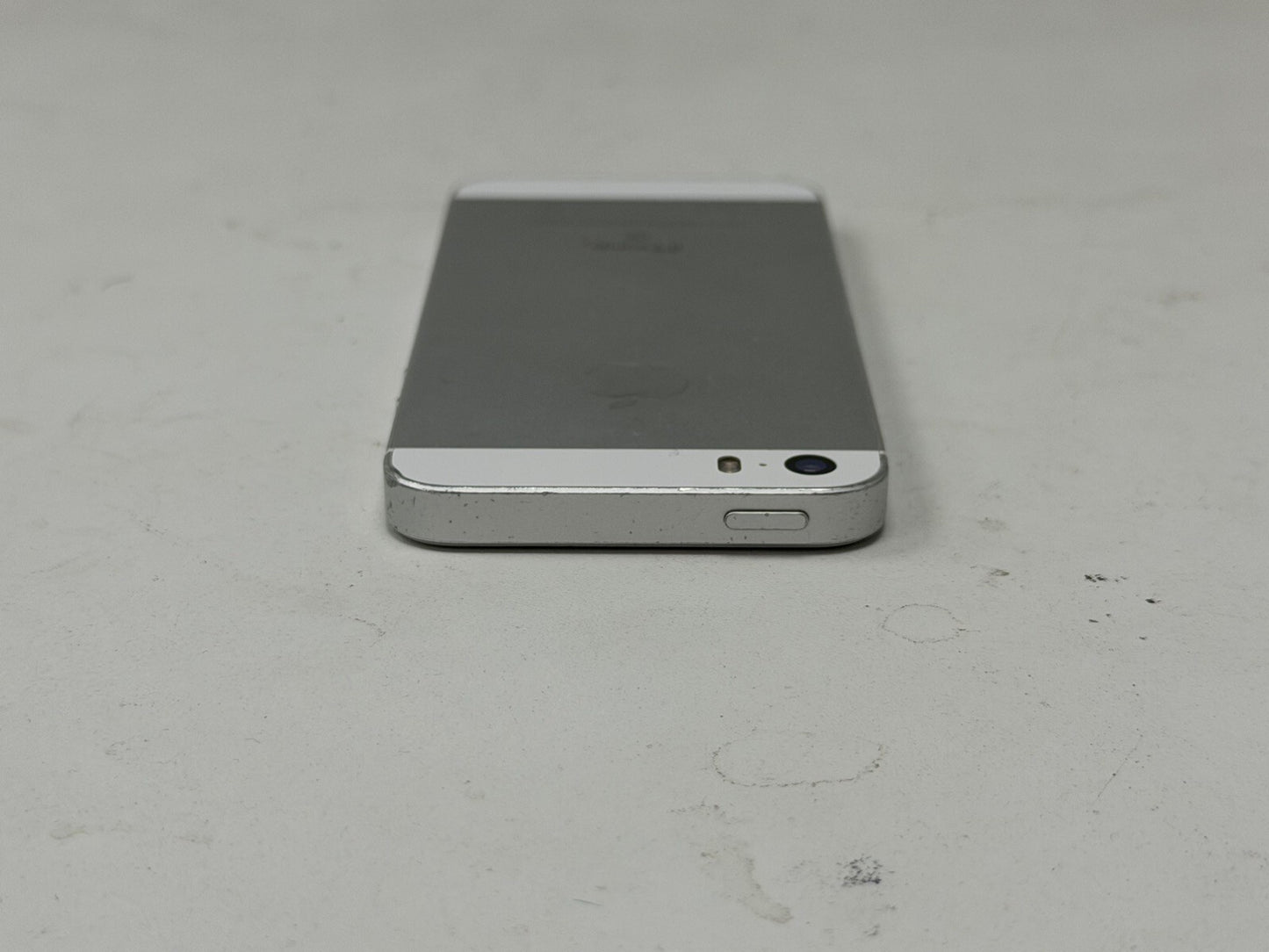iPhone SE 64gb Silver Unlocked - 90% 🔋