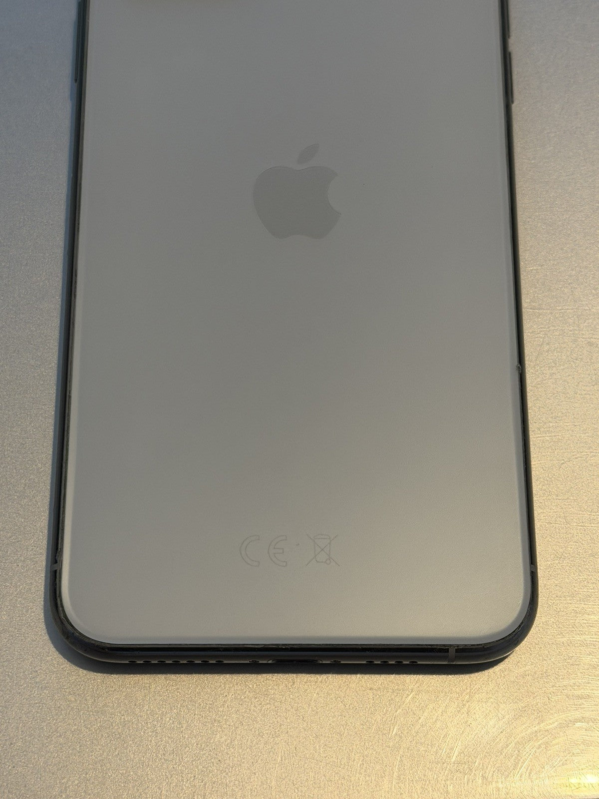 iPhone 11 Pro Max 64gb Silver Unlocked - 100% 🔋