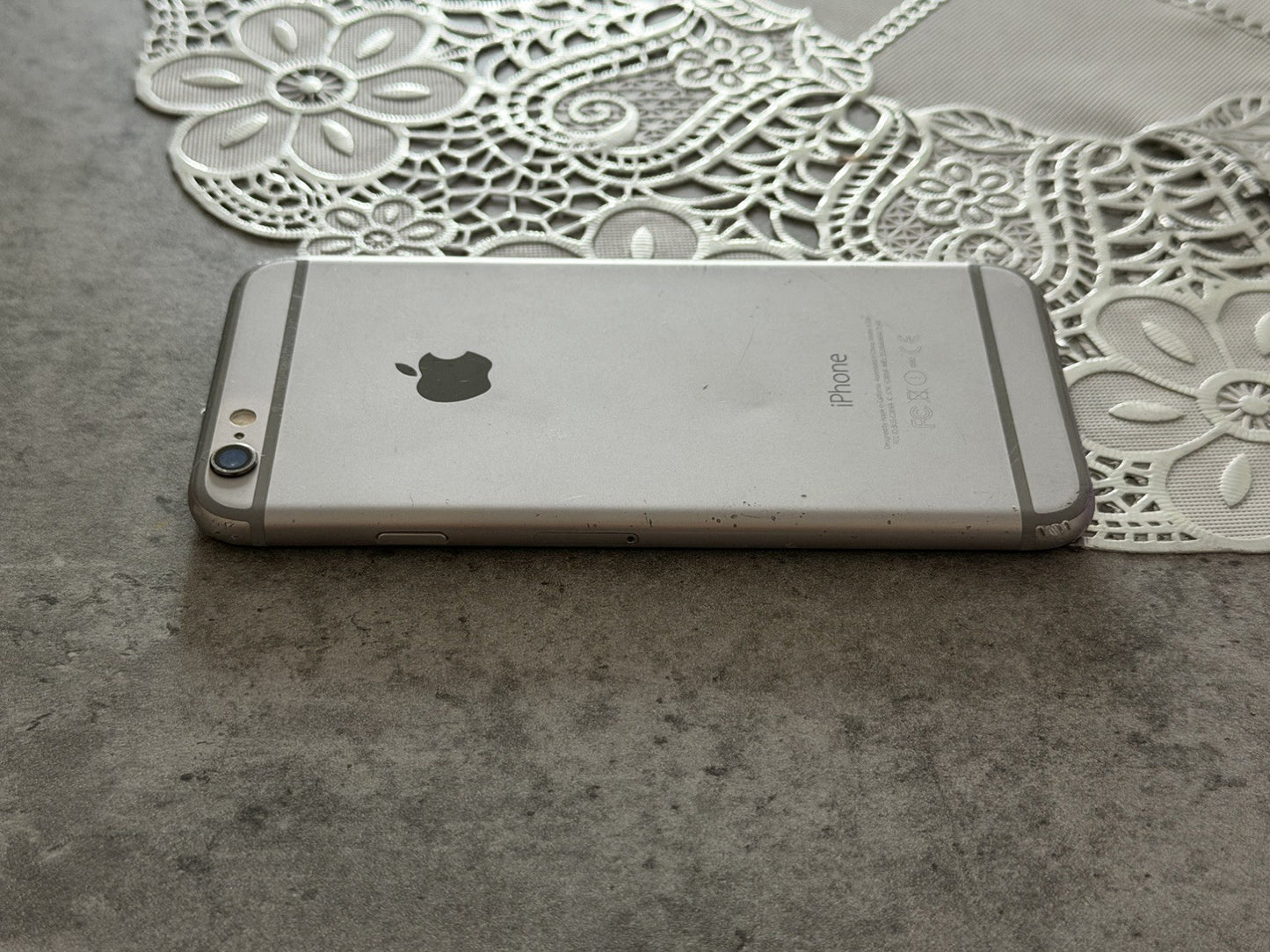 iPhone 6 16GB Space Grey Unlocked - 100% 🔋 - No Touch ID