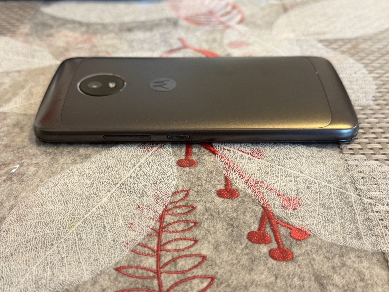 Motorola Moto G5 XT1675 16GB Black Unlocked