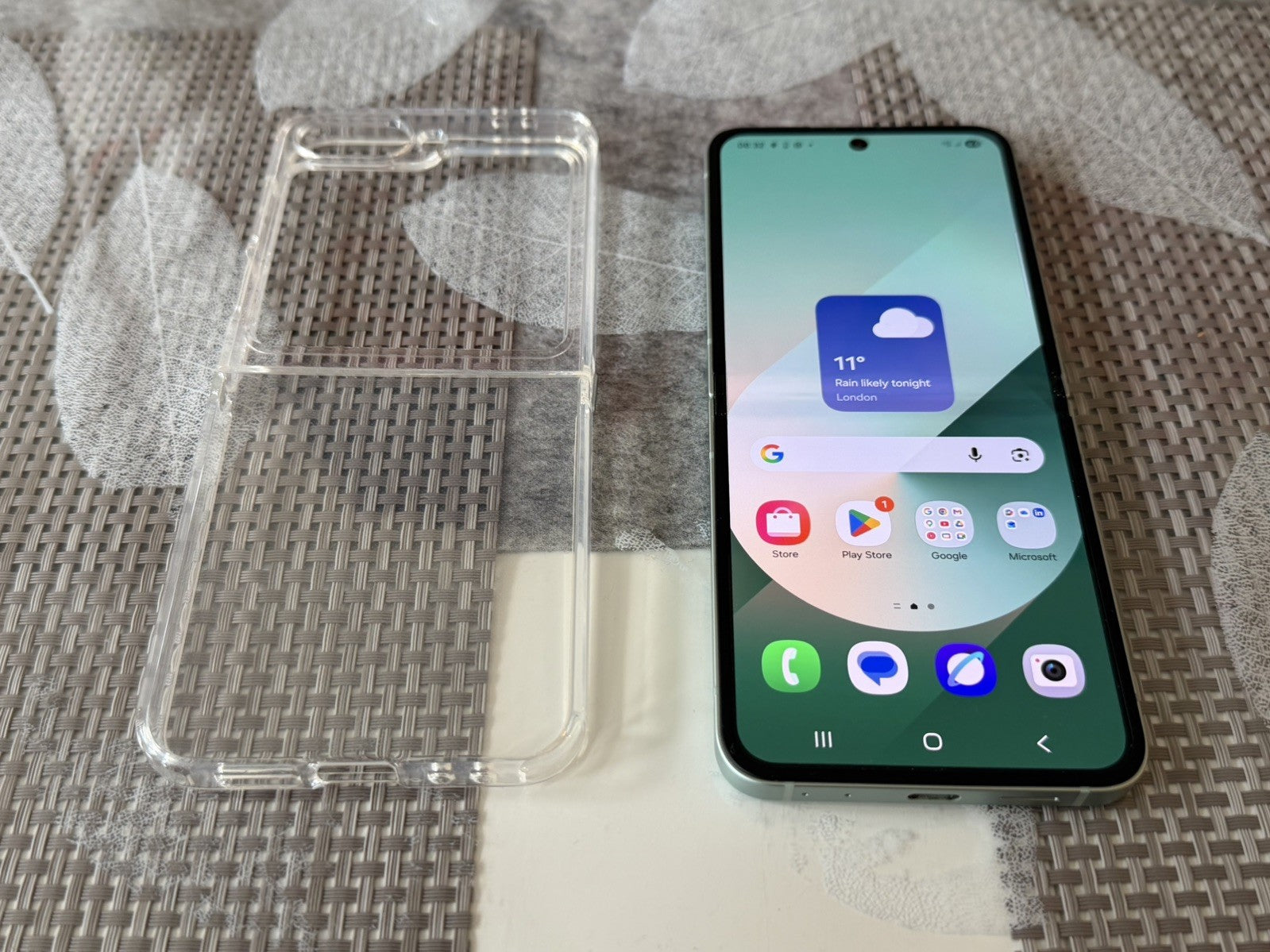 Samsung Galaxy Z Flip 6 5G 256GB Green Unlocked - Grade A