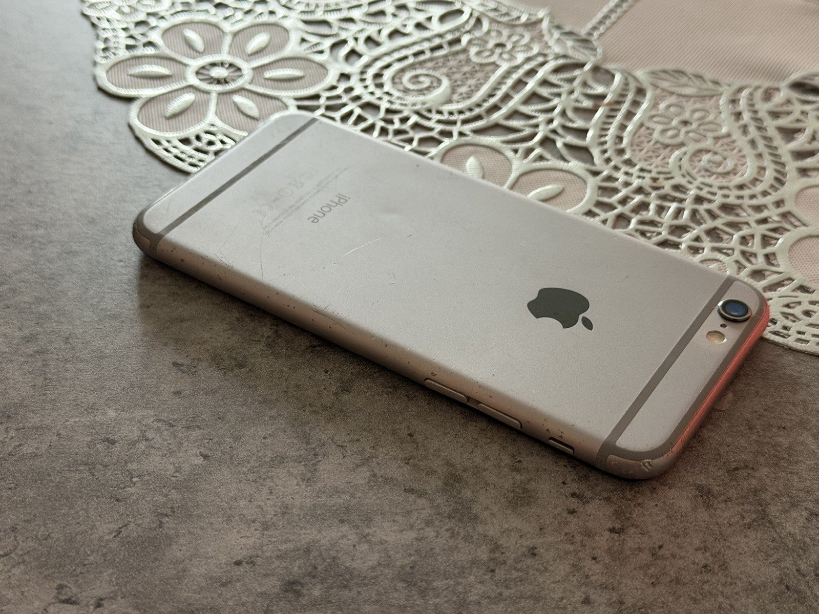 iPhone 6 16GB Space Grey Unlocked - 100% 🔋 - No Touch ID
