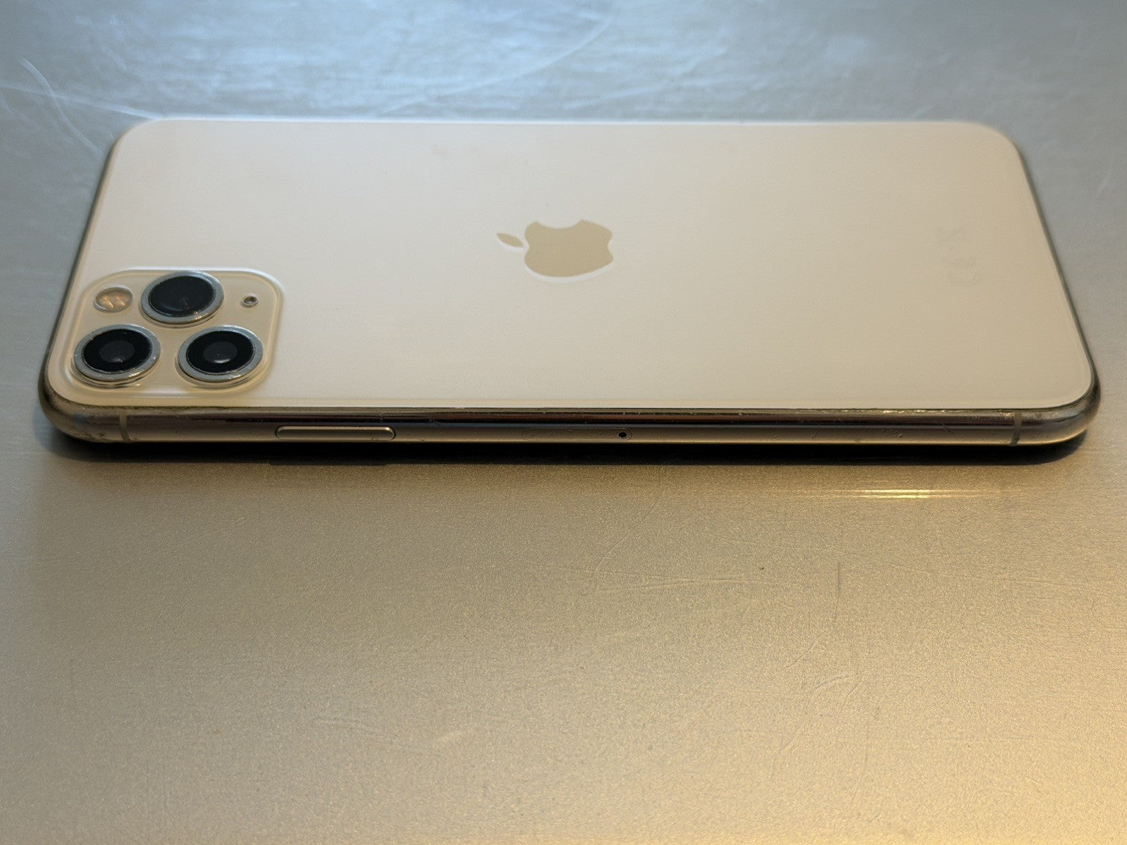 iPhone 11 Pro Max 64gb Silver Unlocked - 100% 🔋
