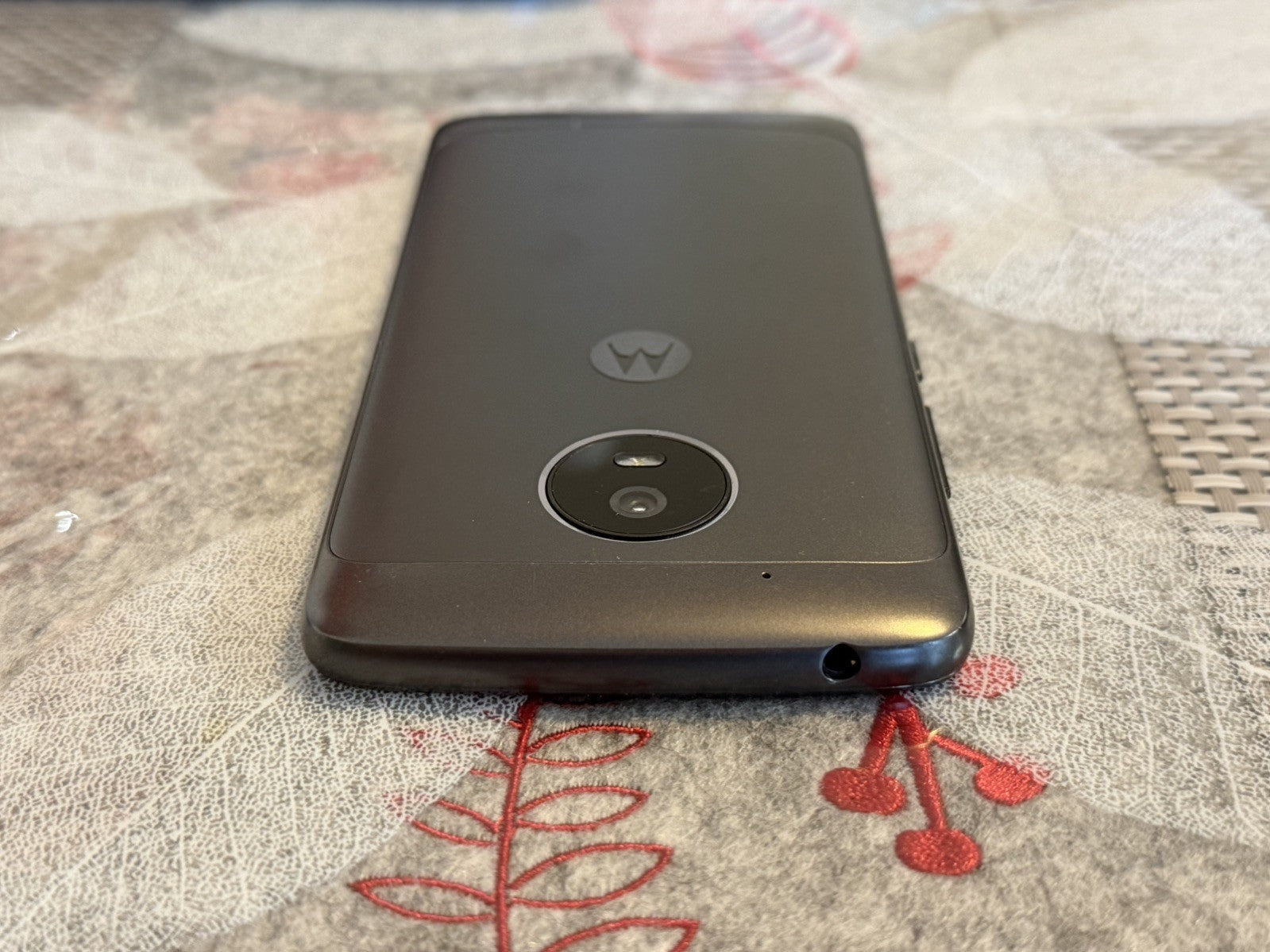 Motorola Moto G5 XT1675 16GB Black Unlocked