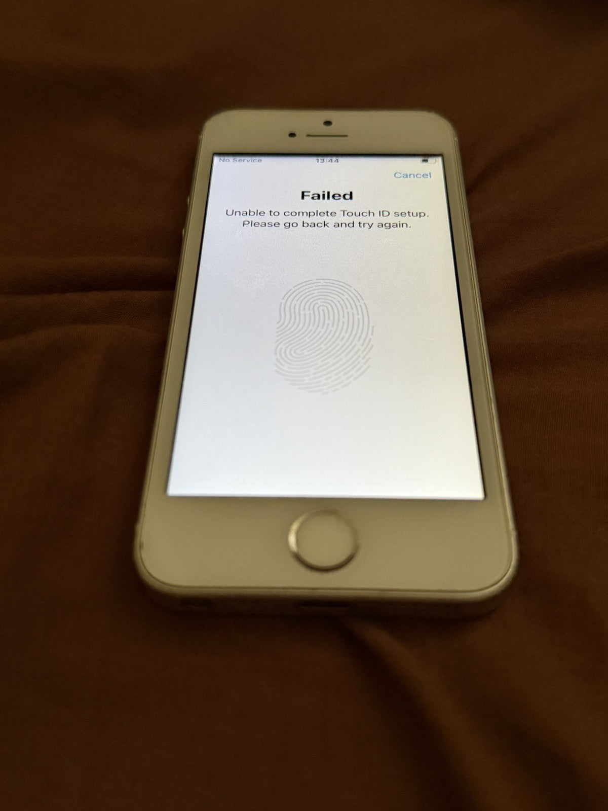iPhone SE 16gb Silver Unlocked - 100% 🔋