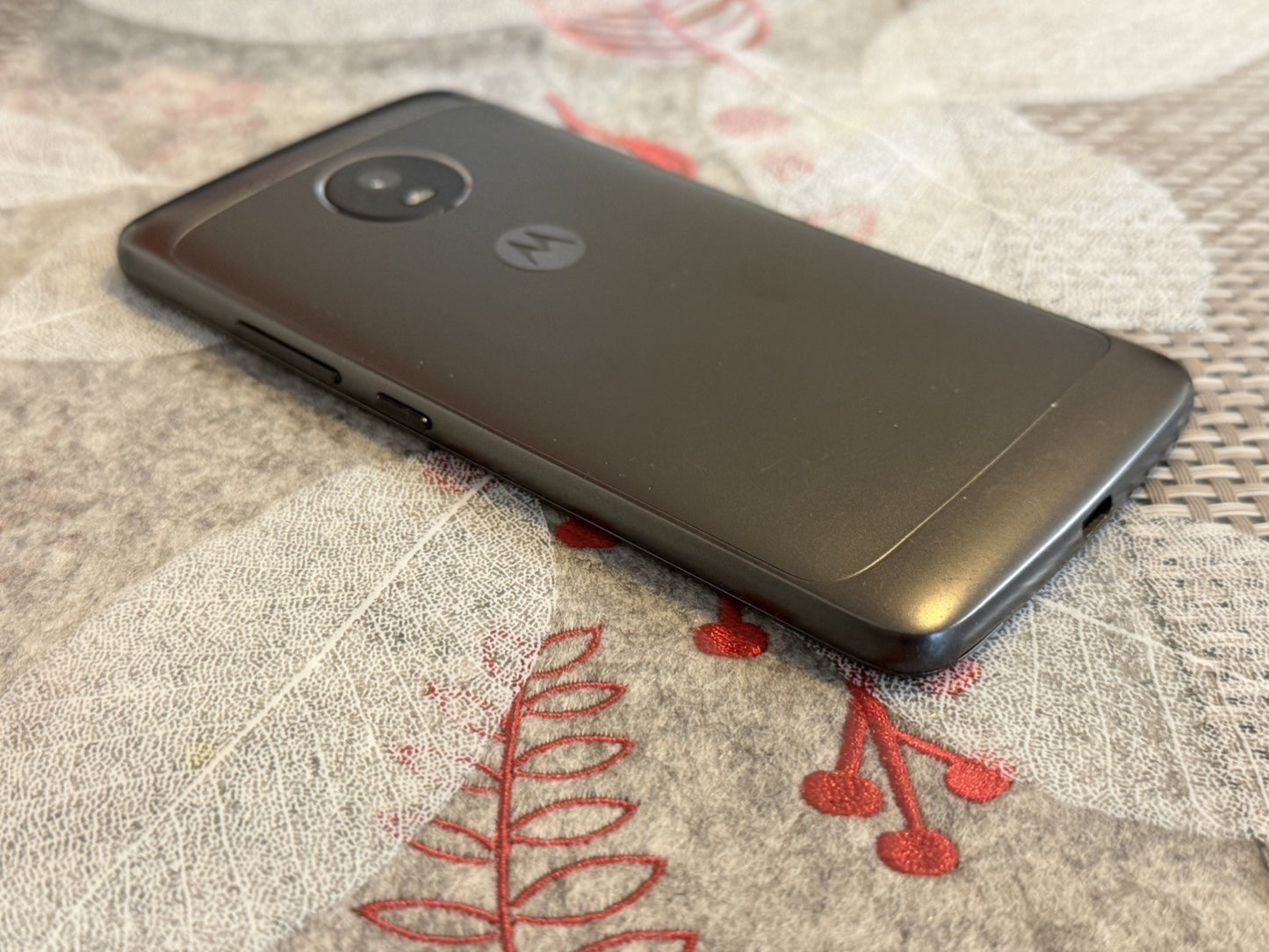 Motorola Moto G5 XT1675 16GB Black Unlocked