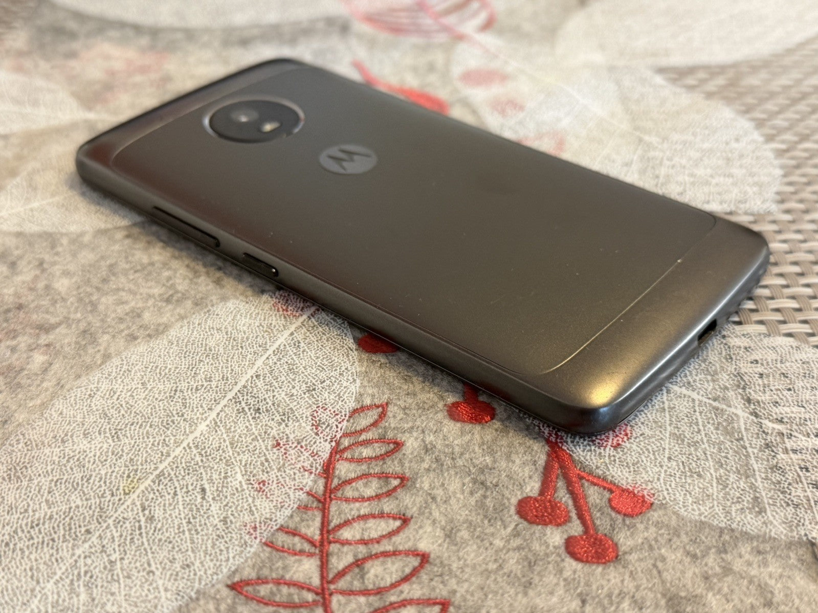 Motorola Moto G5 XT1675 16GB Black Unlocked