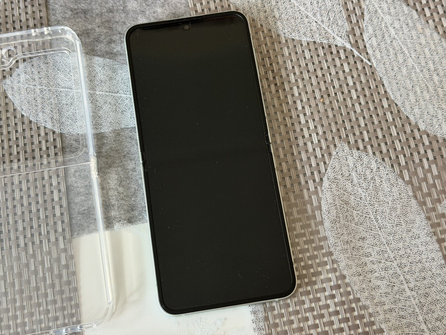 Samsung Galaxy Z Flip 6 5G 256GB Green Unlocked - Grade A