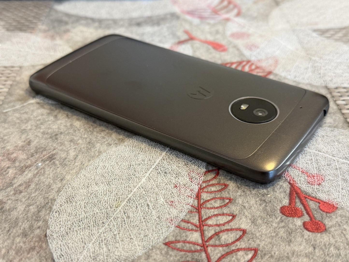 Motorola Moto G5 XT1675 16GB Black Unlocked