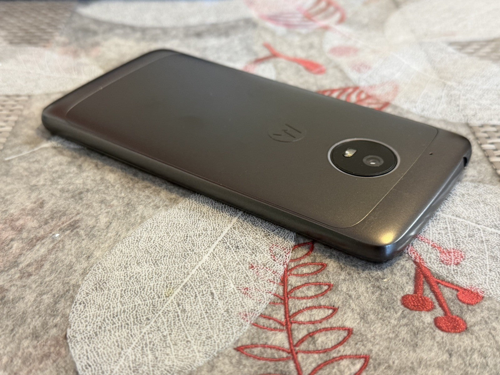 Motorola Moto G5 XT1675 16GB Black Unlocked
