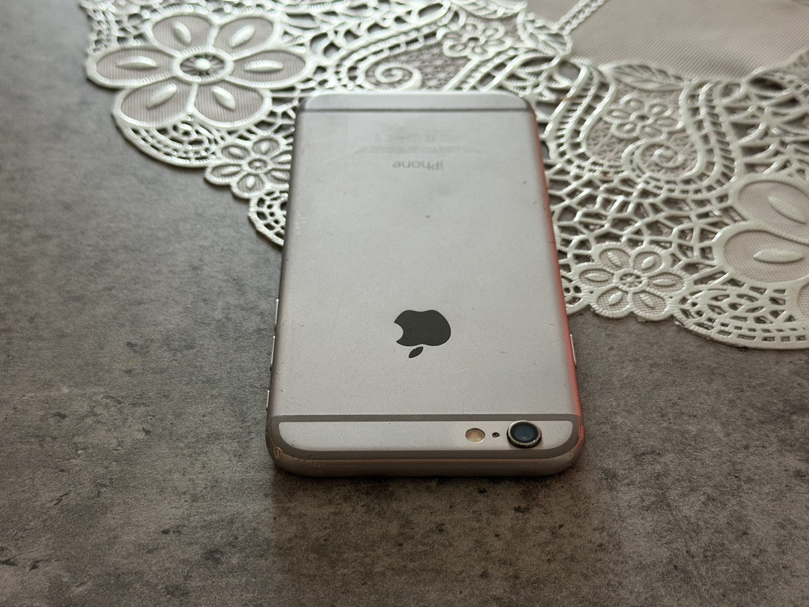 iPhone 6 16GB Space Grey Unlocked - 100% 🔋 - No Touch ID