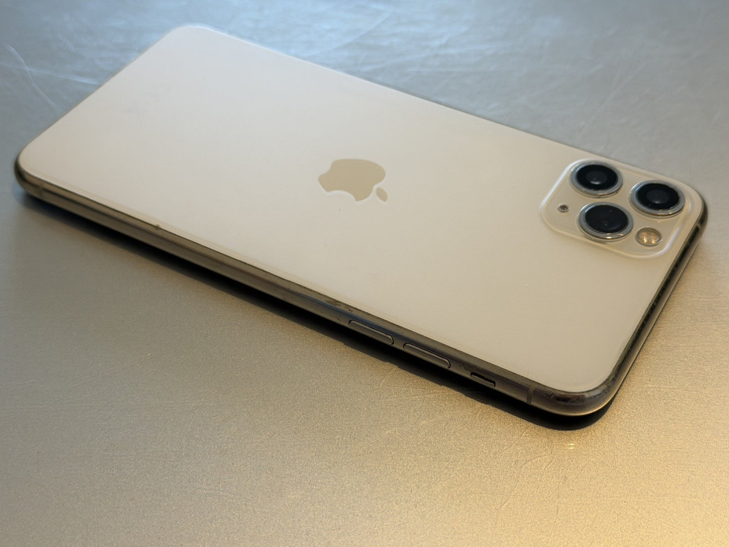 iPhone 11 Pro Max 64gb Silver Unlocked - 100% 🔋